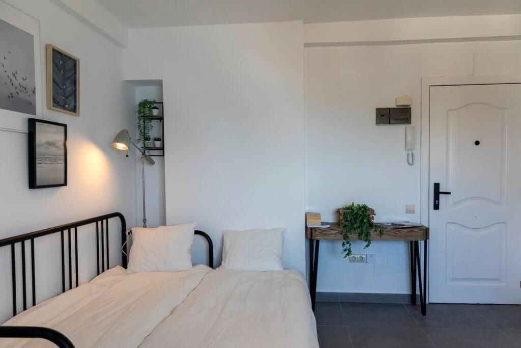 Beachfront Apartment Near Marbella Sitio de Calahonda Zewnętrze zdjęcie