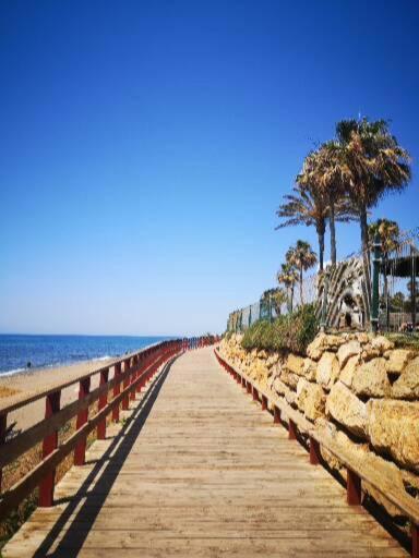 Beachfront Apartment Near Marbella Sitio de Calahonda Zewnętrze zdjęcie